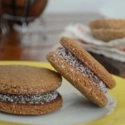 Alfajores integrales artesanales de algarroba y membrillo 3 u - Panamby